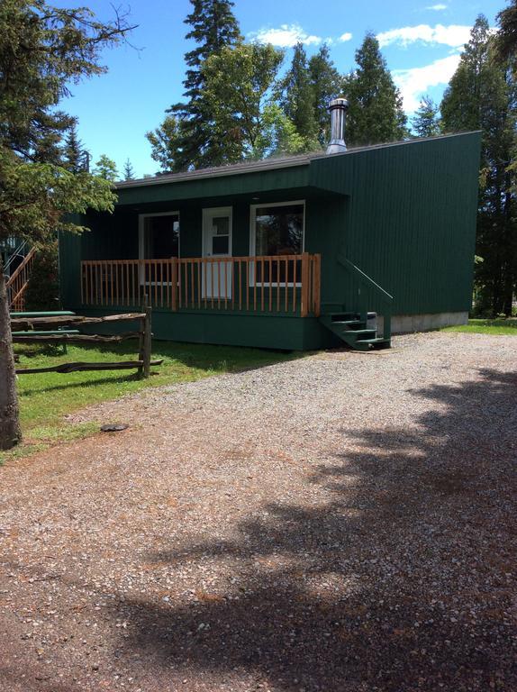 Camping Le 4 Chemins LʼAnse-Saint-Jean Eksteriør bilde